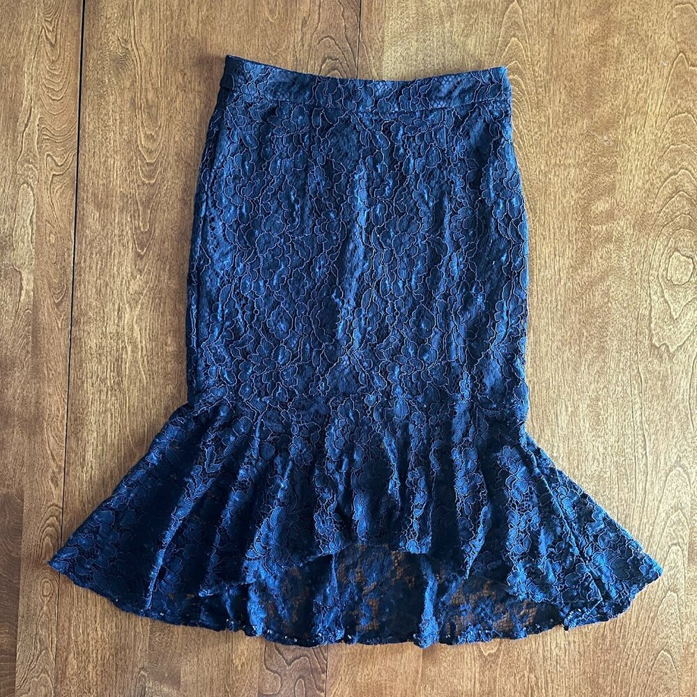 Lulu's navy blue lace skirt M (runs small)
